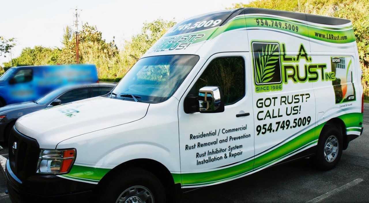 la rust truck with logo